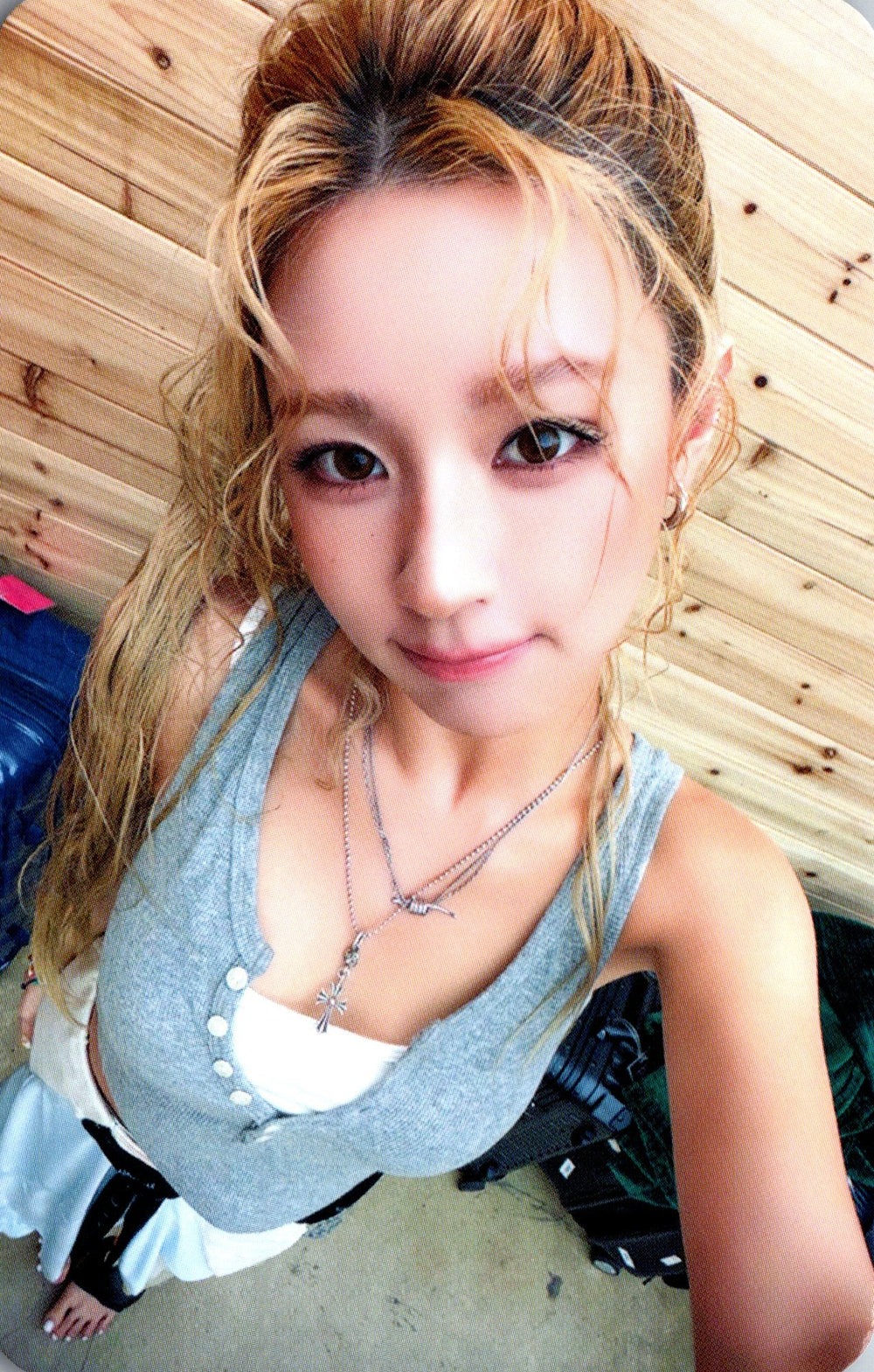 Miyeon I-DLE photocard from Preorder Benefit (Mono ver.)