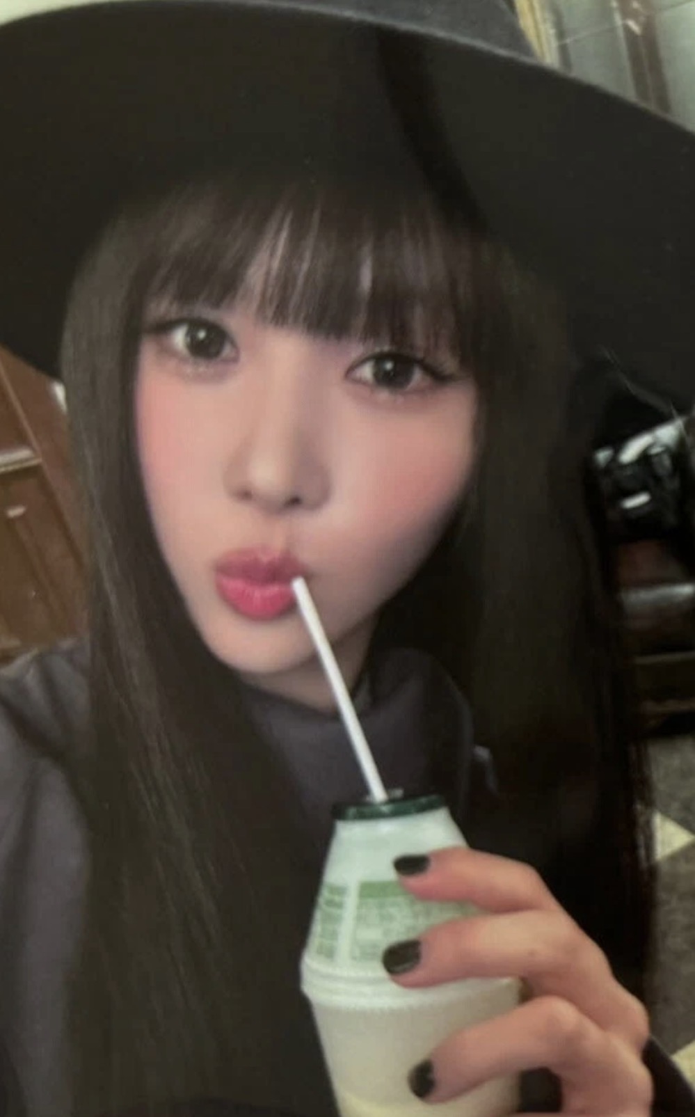 Yoohyeon Dreamcatcher photocard from Preorder Benefit