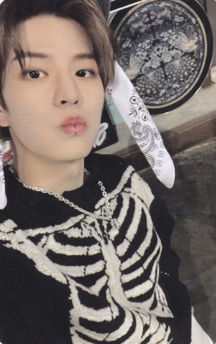 Seungmin Stray Kids photocard - ★★★★★
(5-STAR)