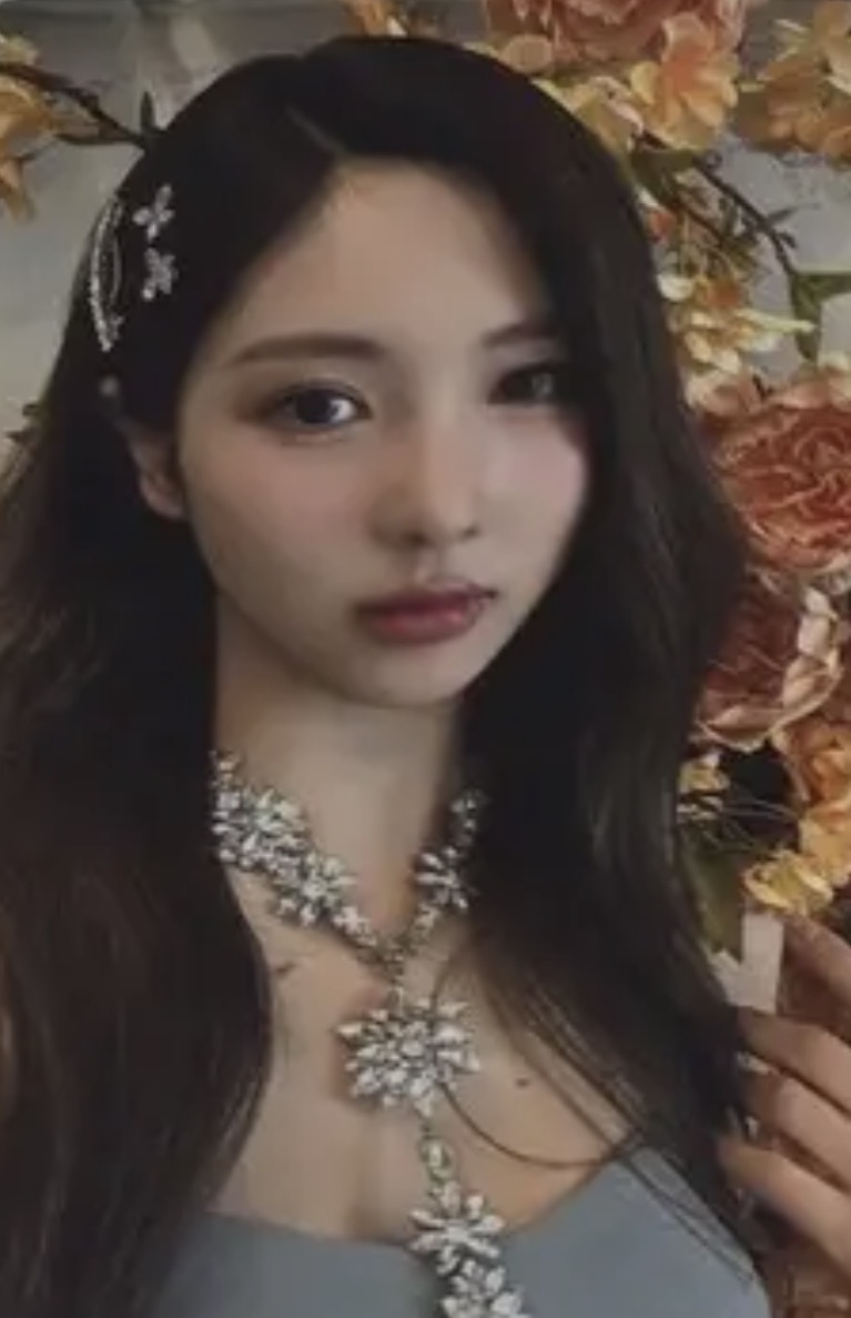 Yoohyeon Dreamcatcher photocard from Photocard Set