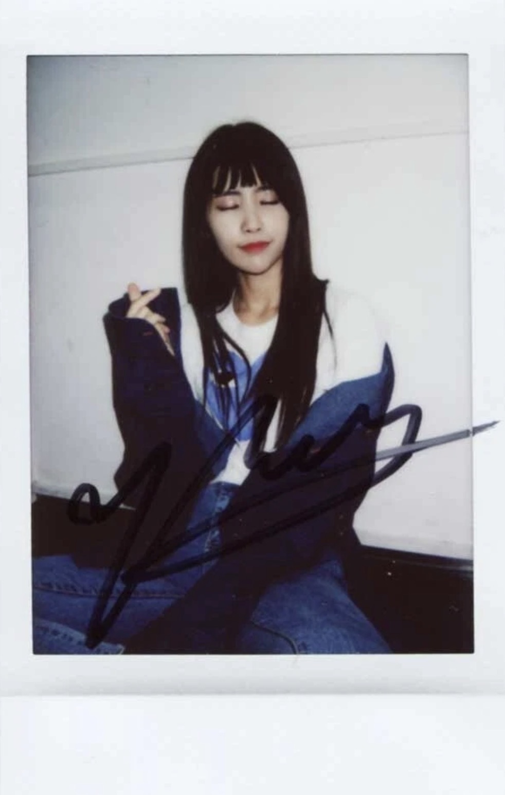 Huihyeon DIA photocard - YOLO Autographed Polaroid Benefit
