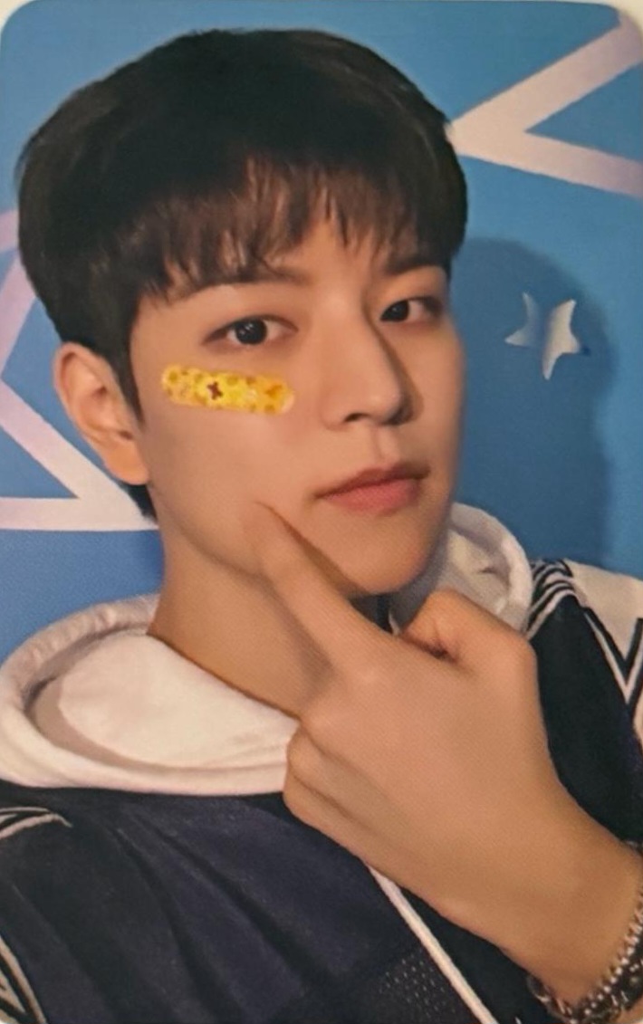 Seungmin Stray Kids photocard from JYP Shop Preorder Benefit
