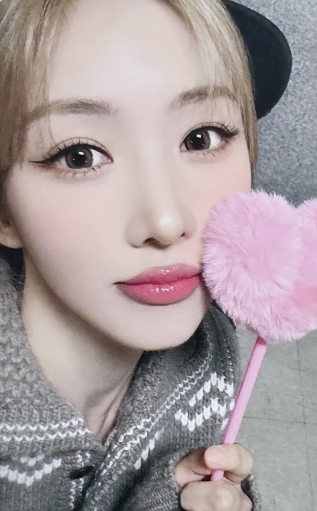 Yoohyeon Dreamcatcher photocard from Benefit