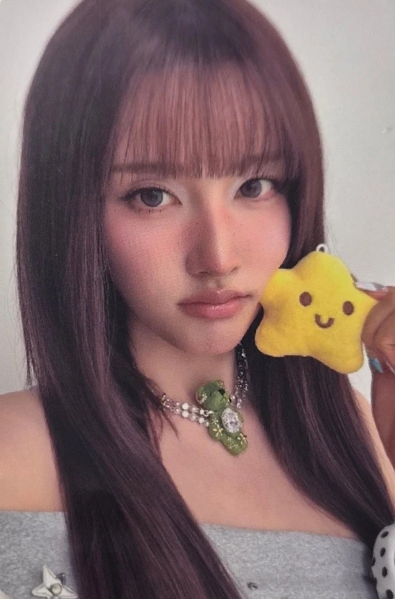 Yoon STAYC photocard from Offline