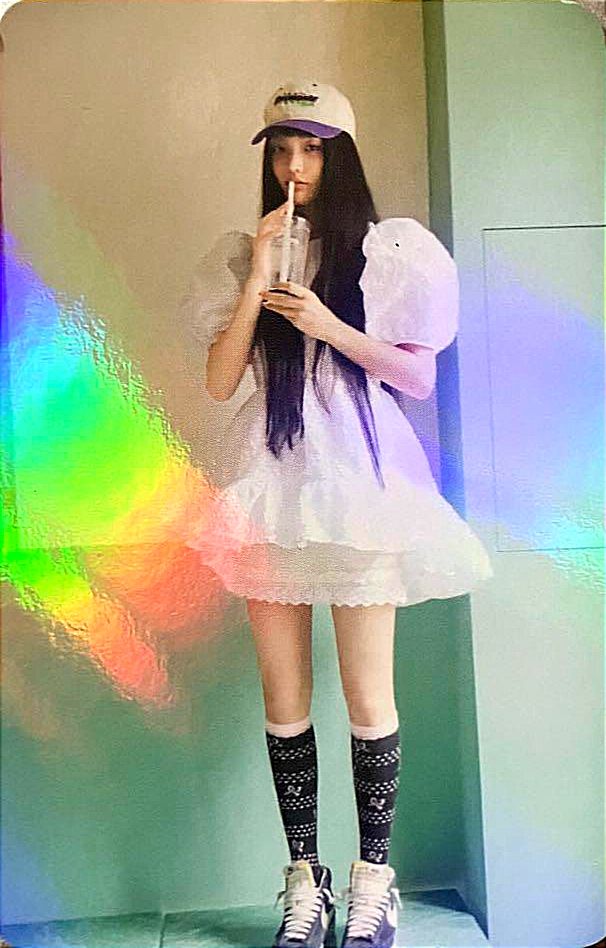 Iroha ILLIT photocard from Preorder