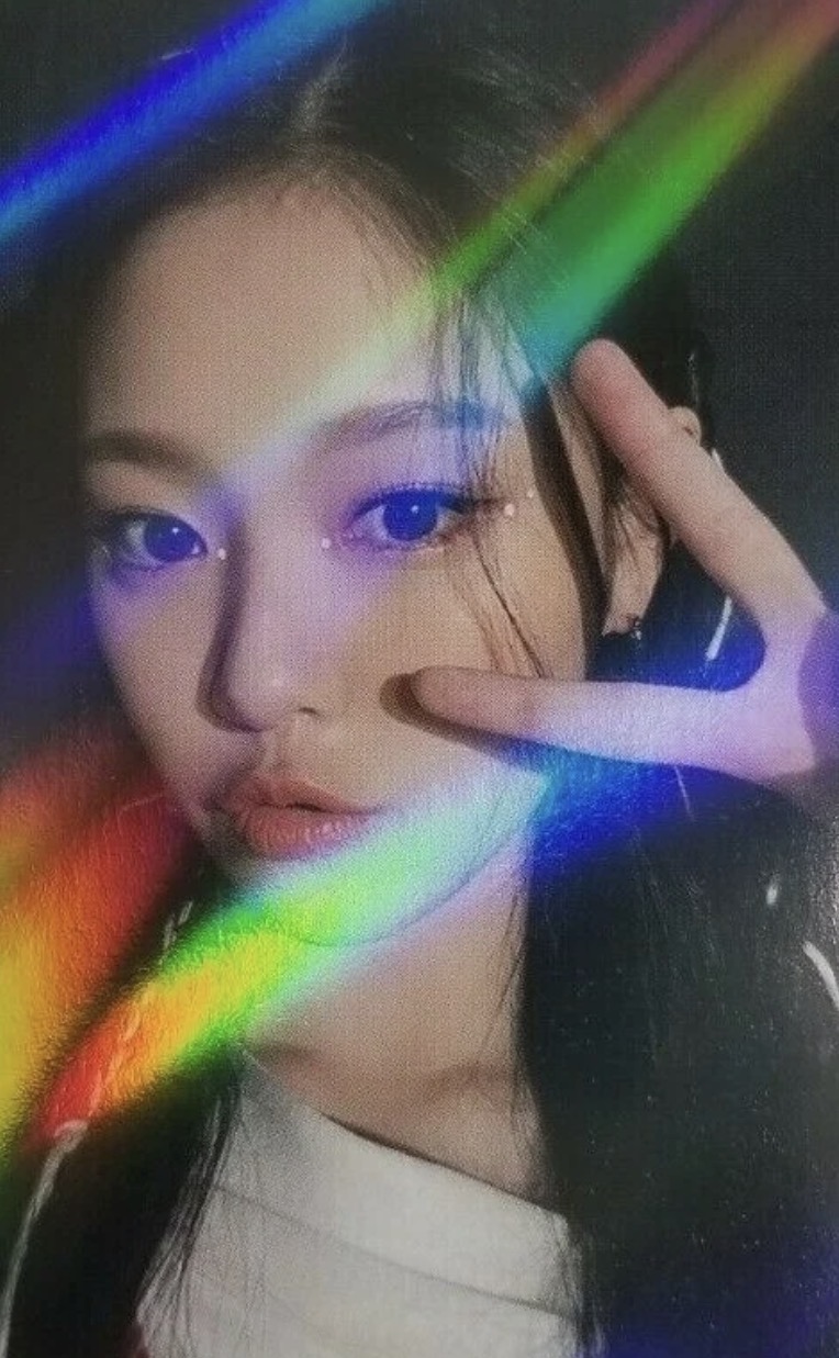 Hyunjin LOONA photocard from Online