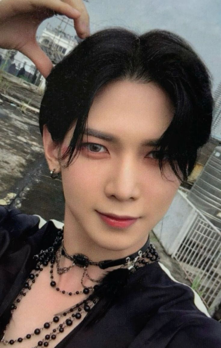 Yeosang ATEEZ photocard from Faded set