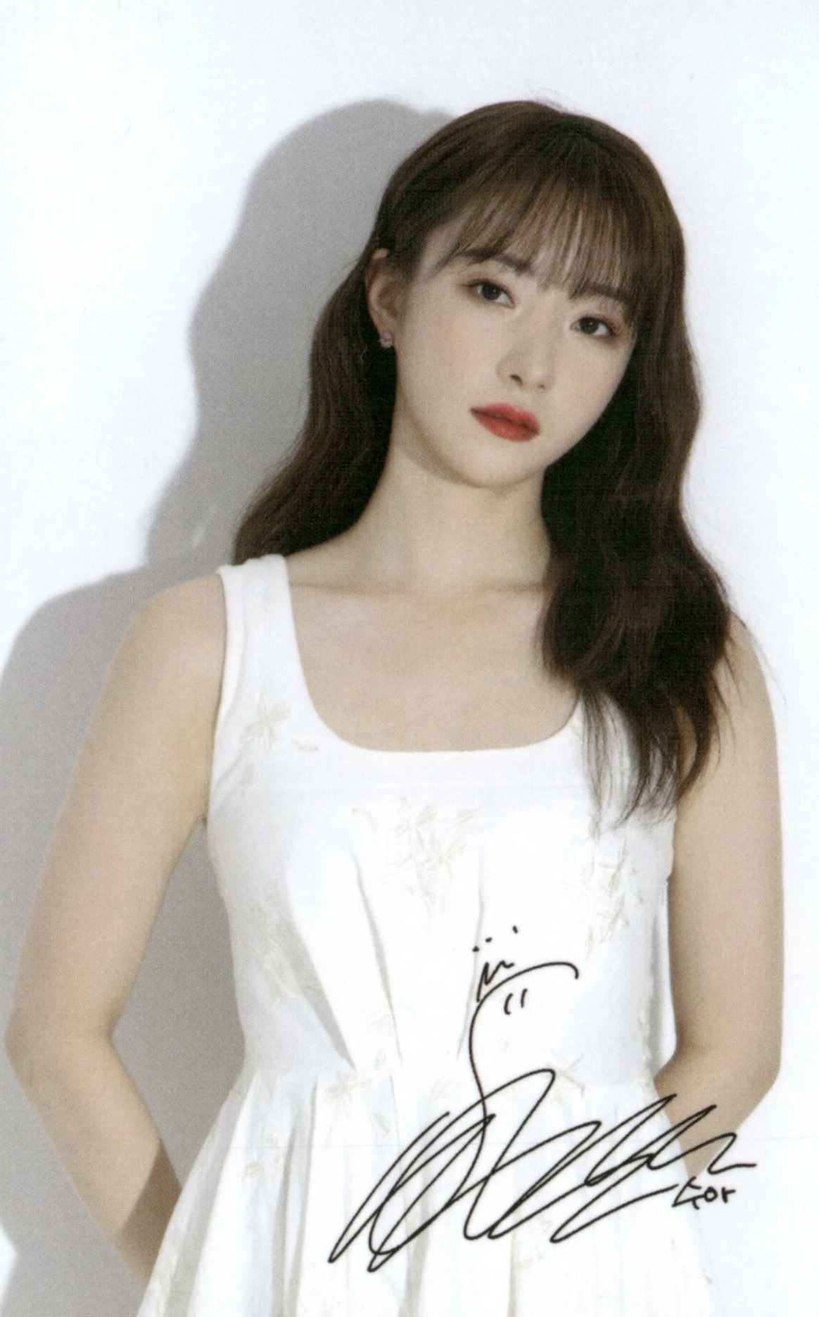 SuA Dreamcatcher photocard from Body Mist/Hand Cream purchase benefit