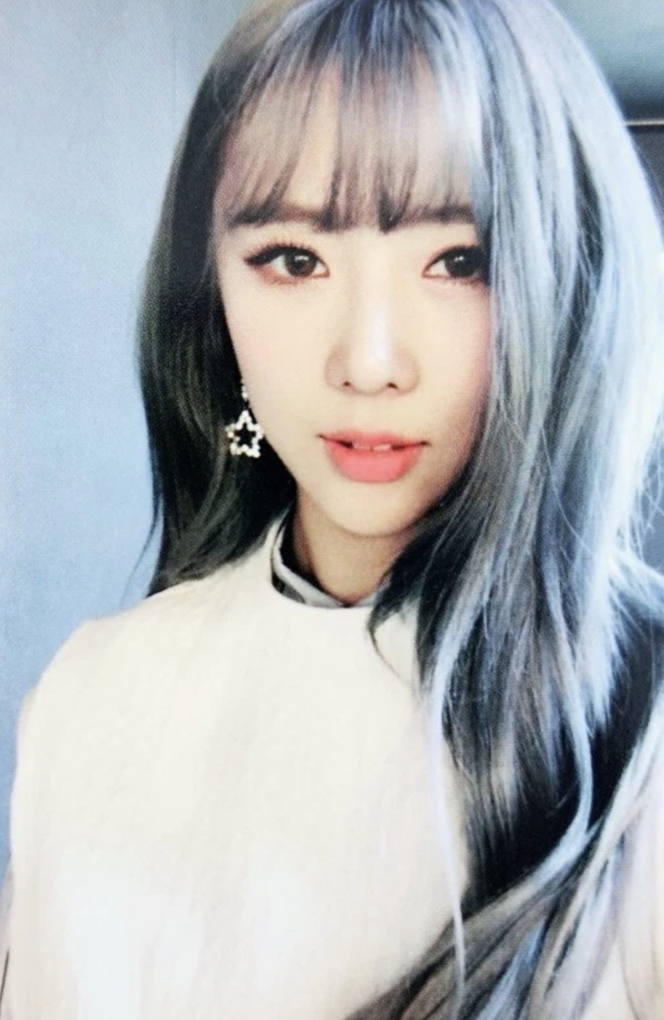 Yoohyeon Dreamcatcher photocard from Random Photocard