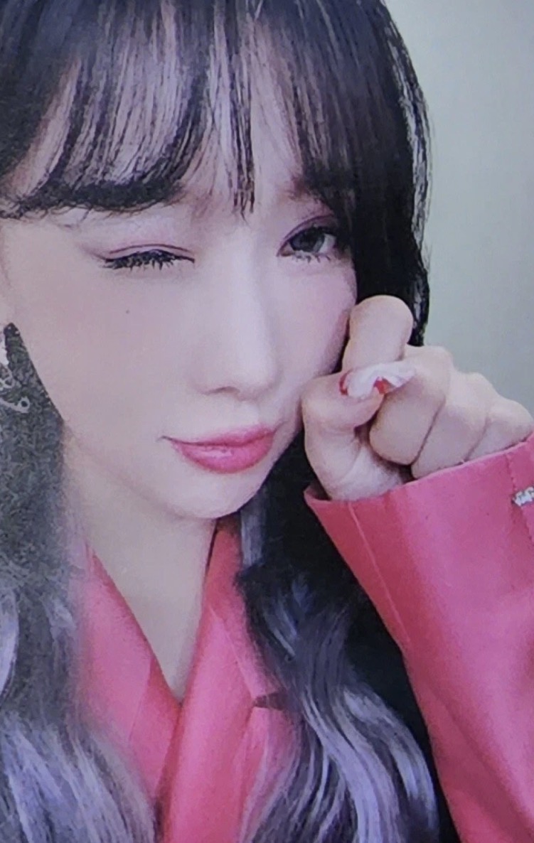 Handong Dreamcatcher photocard from Preorder