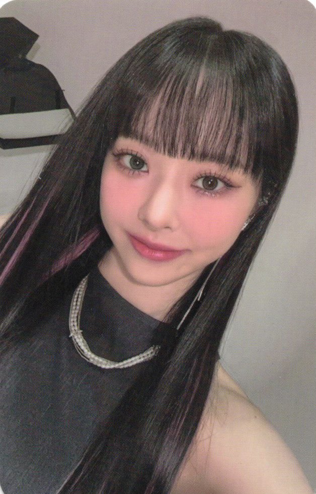 Vivi Loossemble photocard from Photocard