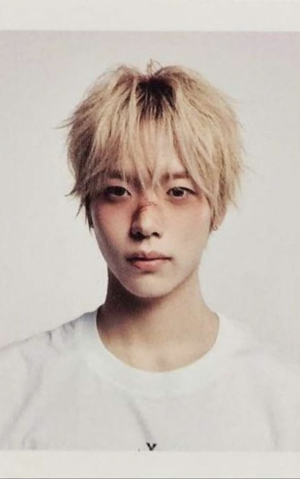 Choi TaeIn idntt photocard from ID Photo A