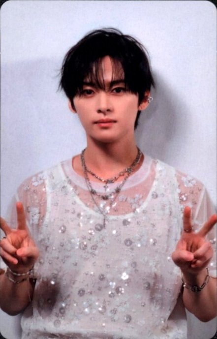 Lee Know Stray Kids photocard - GIANT Concept Photocard
