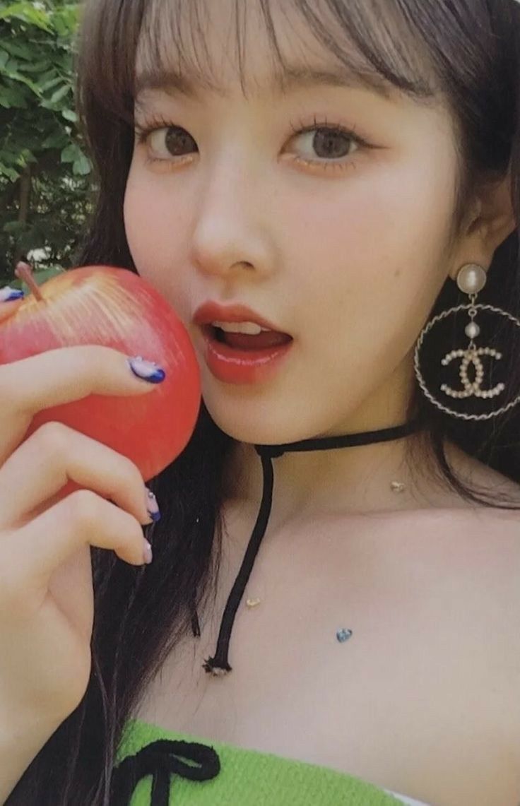 Sieun STAYC photocard from Photocards