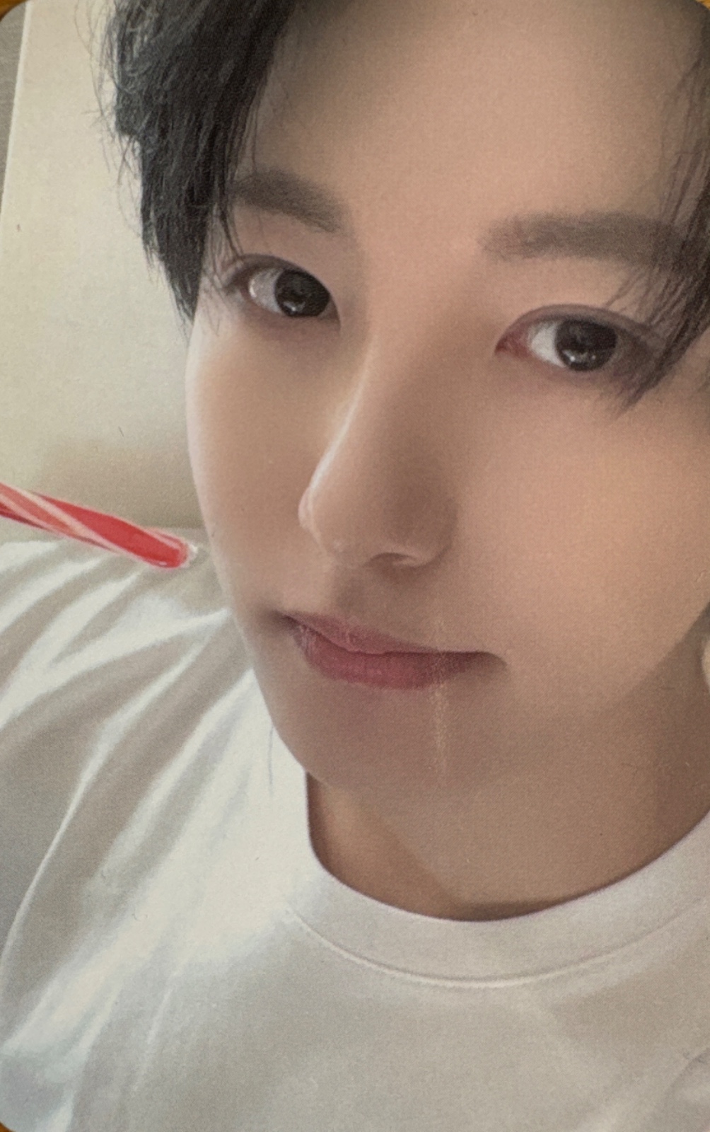 Renjun NCT DREAM photocard from Random Cards Pack