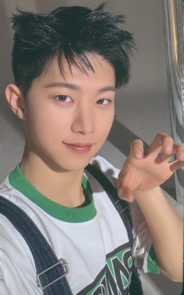 Hyunwoo xikers photocard from Photocard