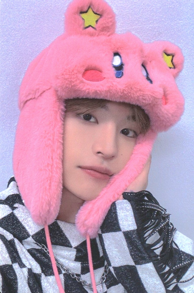 Yechan xikers photocard from Offline