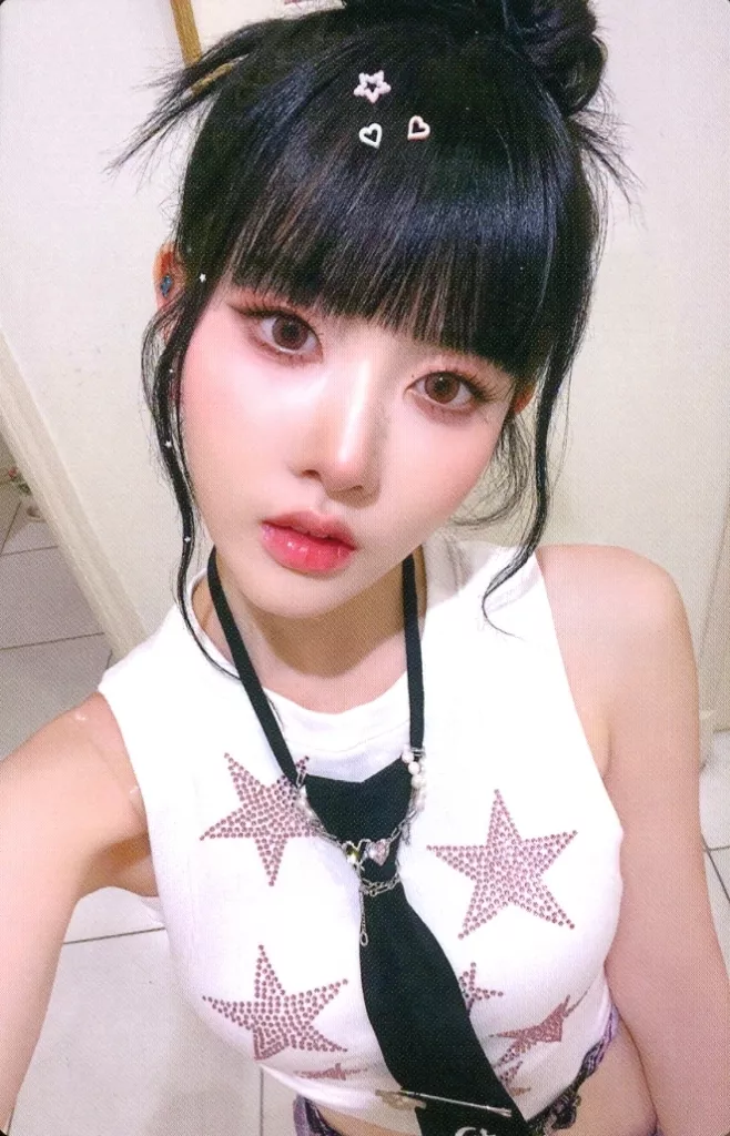Sieun STAYC photocard - Meow / Cheeky Icy Thang (Japanese ver.) Trading Card