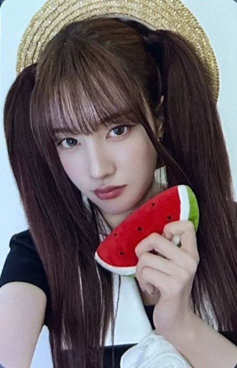 Yoon STAYC photocard from Online