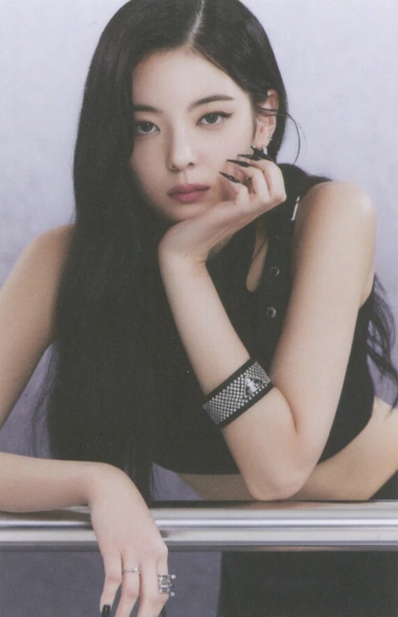 LIA ITZY photocard from Neon Photocard