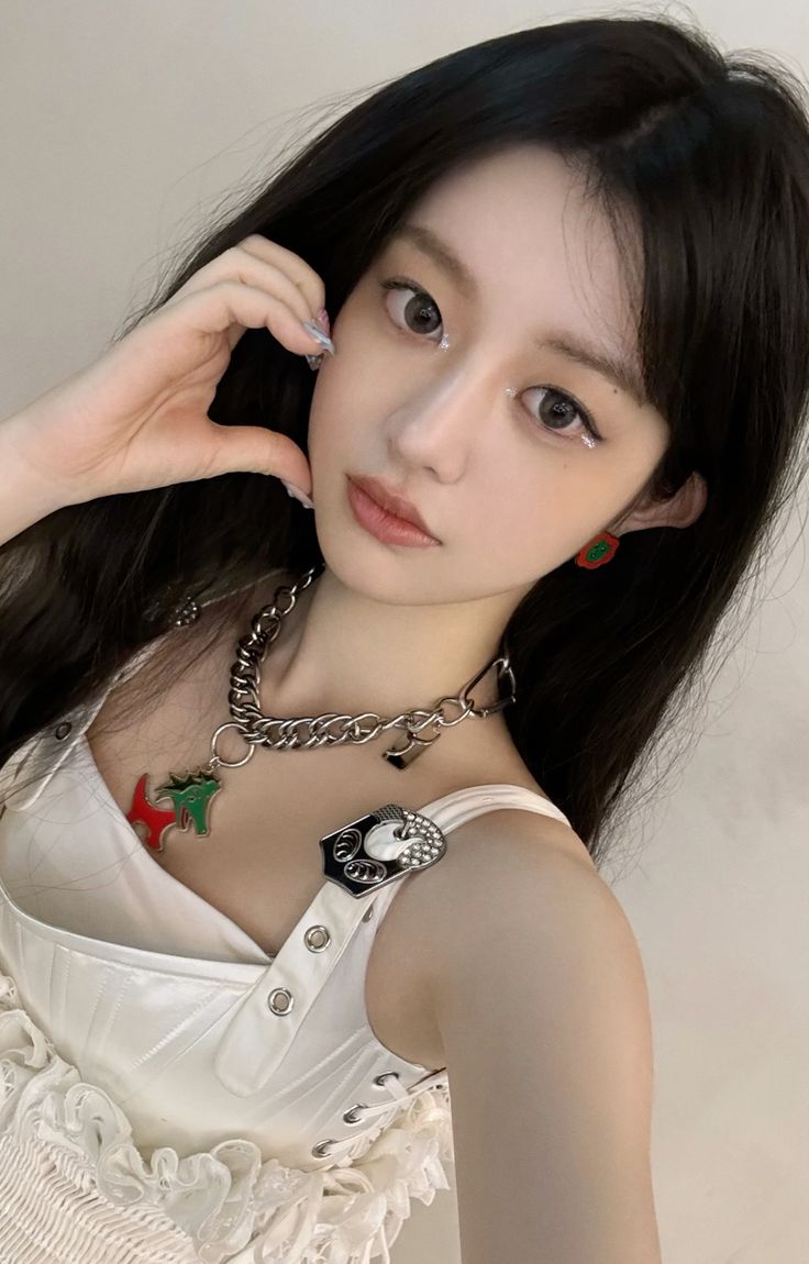 Minju ILLIT photocard from MV Photocard