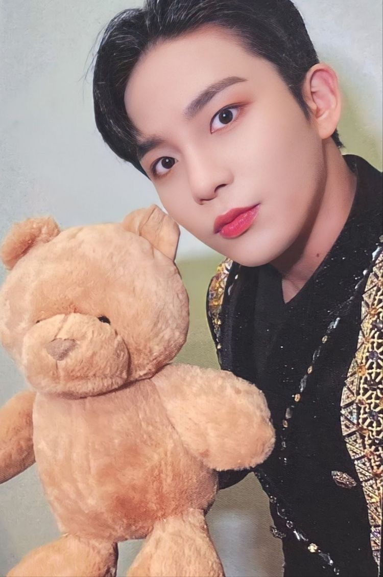 Hello82 Exclusive Hug set