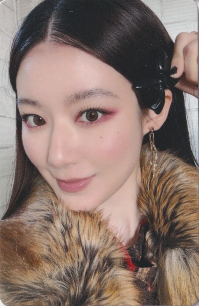 Shuhua I-DLE photocard from 5500¥ Purchase Benefit
