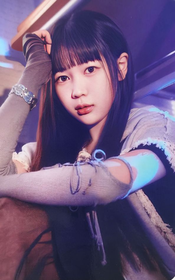 Yeon Hearts2Hearts photocard from Random Trading Card