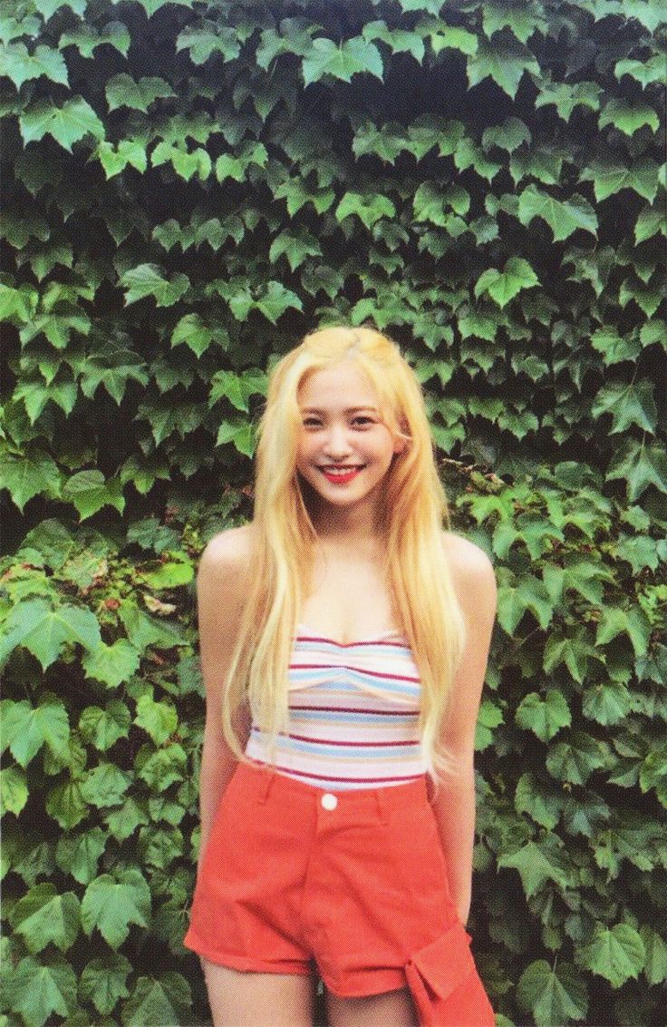 Yeri Red Velvet photocard from Random Cards