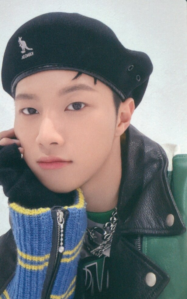 Hyunwoo xikers photocard from Benefit