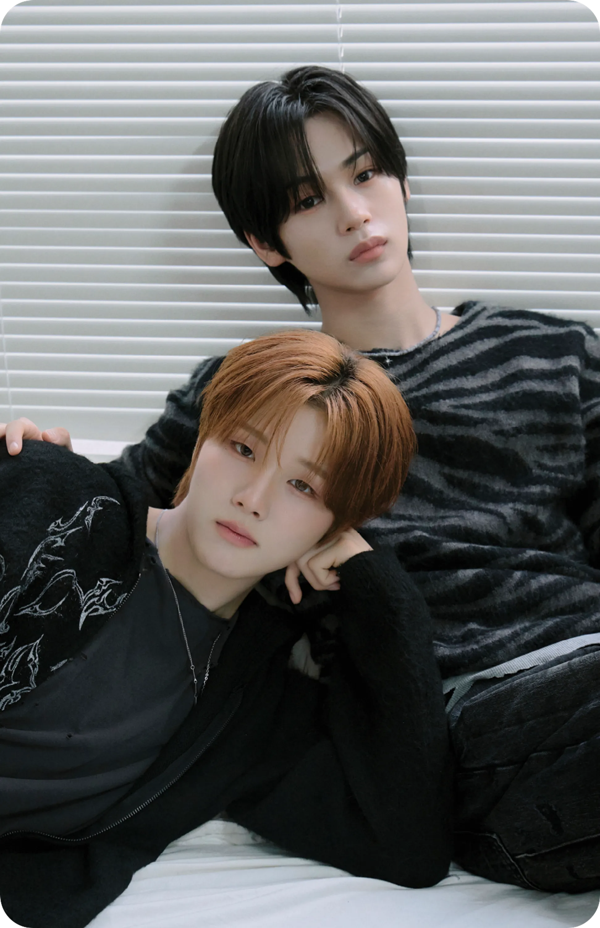  idntt photocard from Unit Objekt