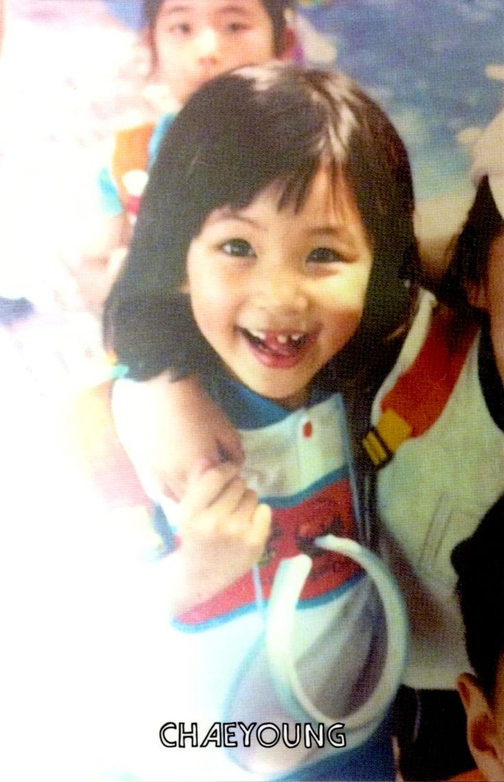 Chaeyoung TWICE photocard - The Story Begins Pink Card