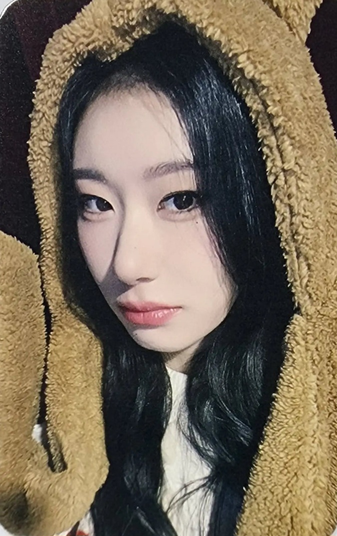 Chaeryeong ITZY photocard from Lucky Draw