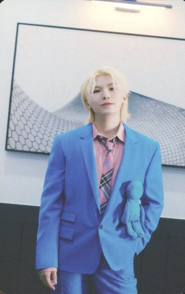Woozi SEVENTEEN photocard - SPILL THE FEELS Booklet (Random Member set)