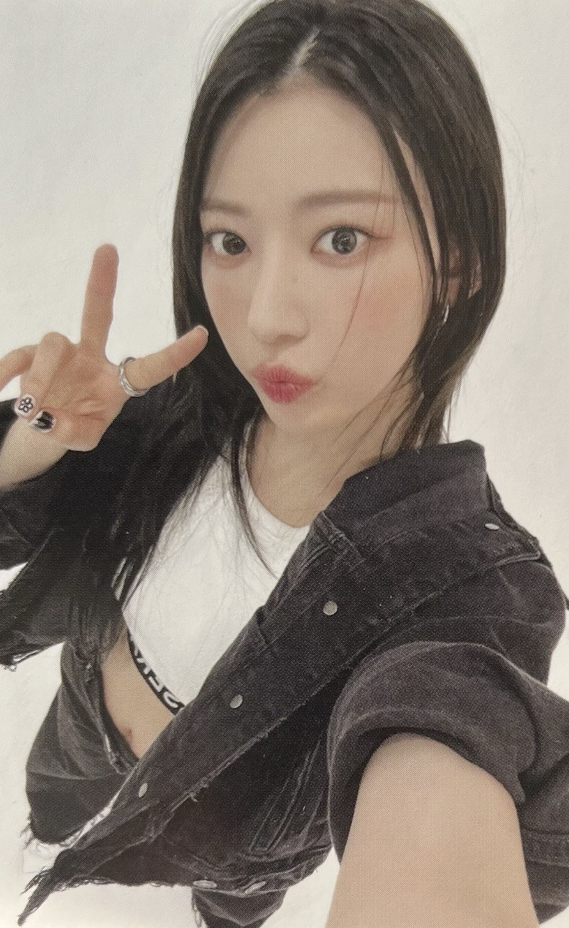Sakura LE SSERAFIM photocard from Photocard