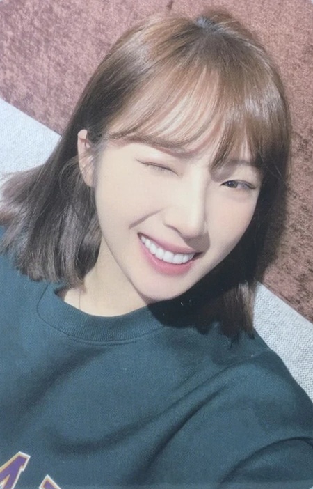 Haseul LOONA photocard from Trading Card Set