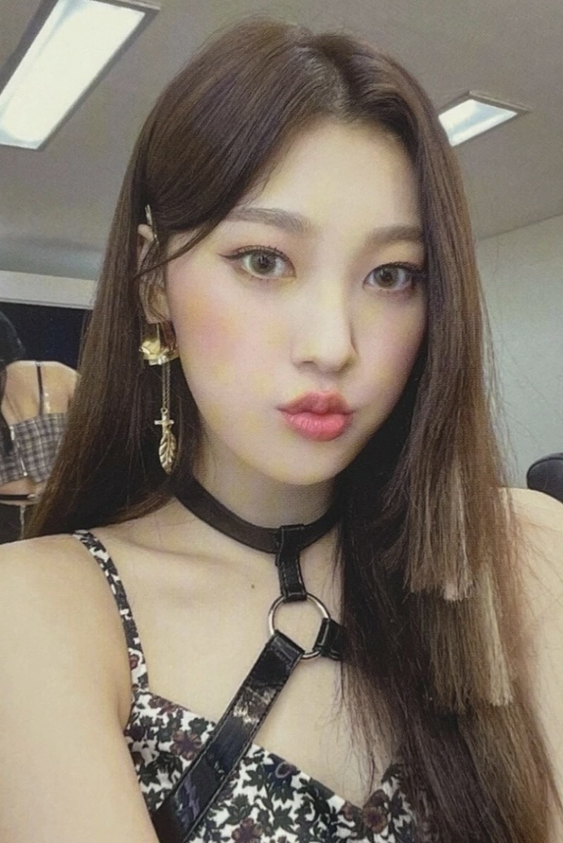Choerry LOONA photocard from Photocard