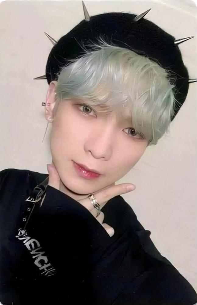 Yeosang ATEEZ photocard - THE WORLD EP.1:
MOVEMENT