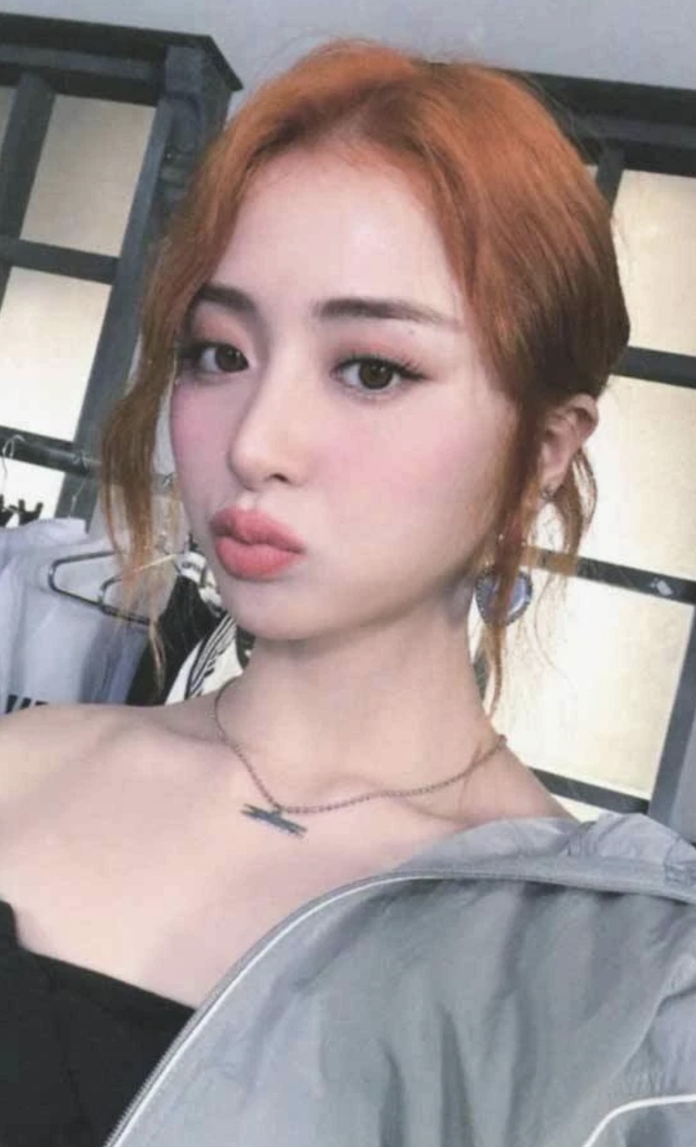 Yunjin LE SSERAFIM photocard from Preorder