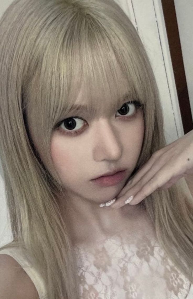 Lily NMIXX photocard - Blue Valentine Photocard