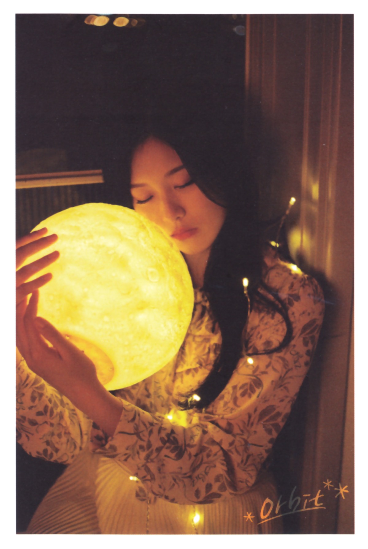 Hyunjin LOONA photocard from Orbit Postcard Set