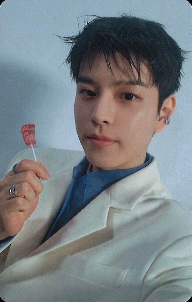 Seungmin Stray Kids photocard - GIANT Photocard