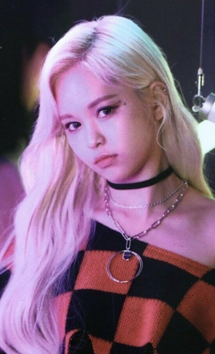 E:U Everglow photocard from Photocard