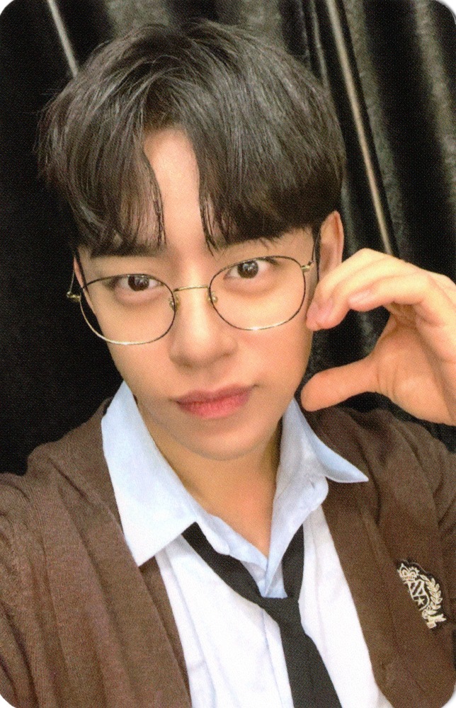 Daehyun photocard