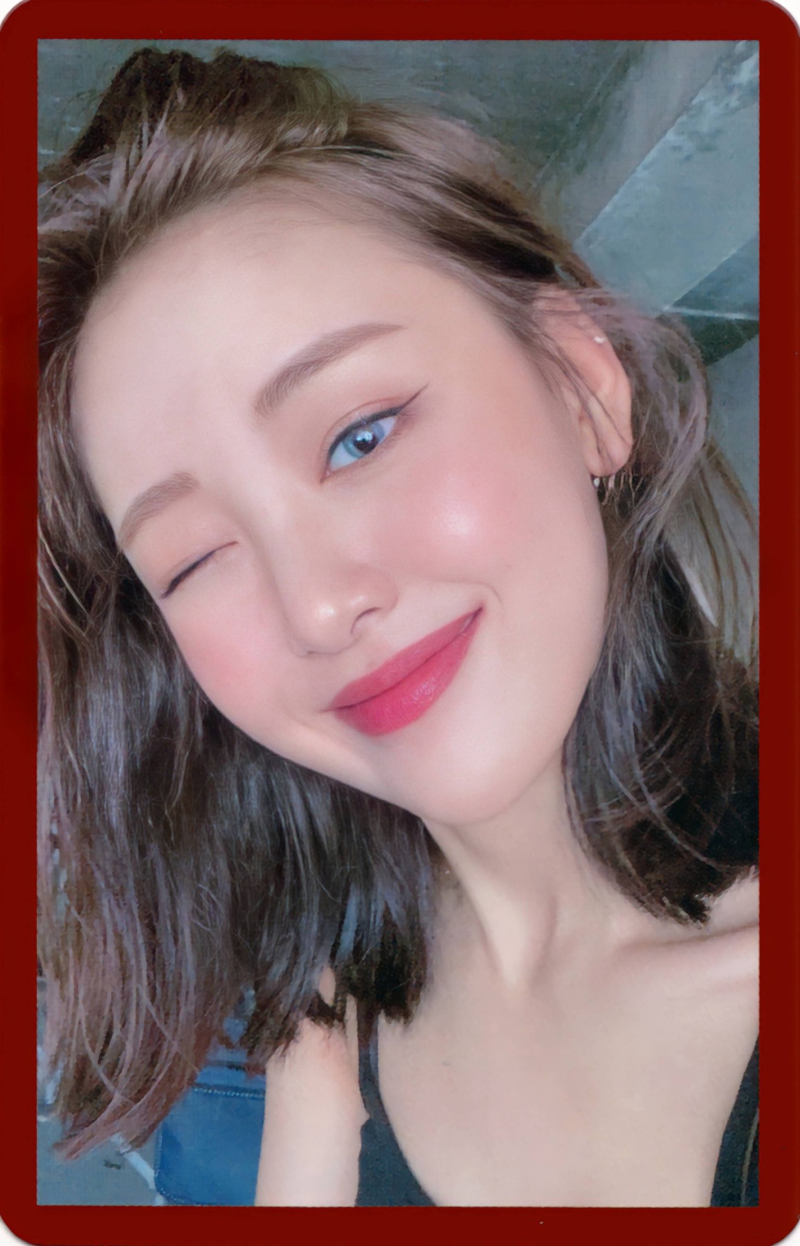 Yves LOONA photocard from Preorder