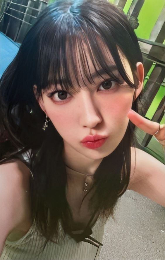 Sakura LE SSERAFIM photocard from Photocard