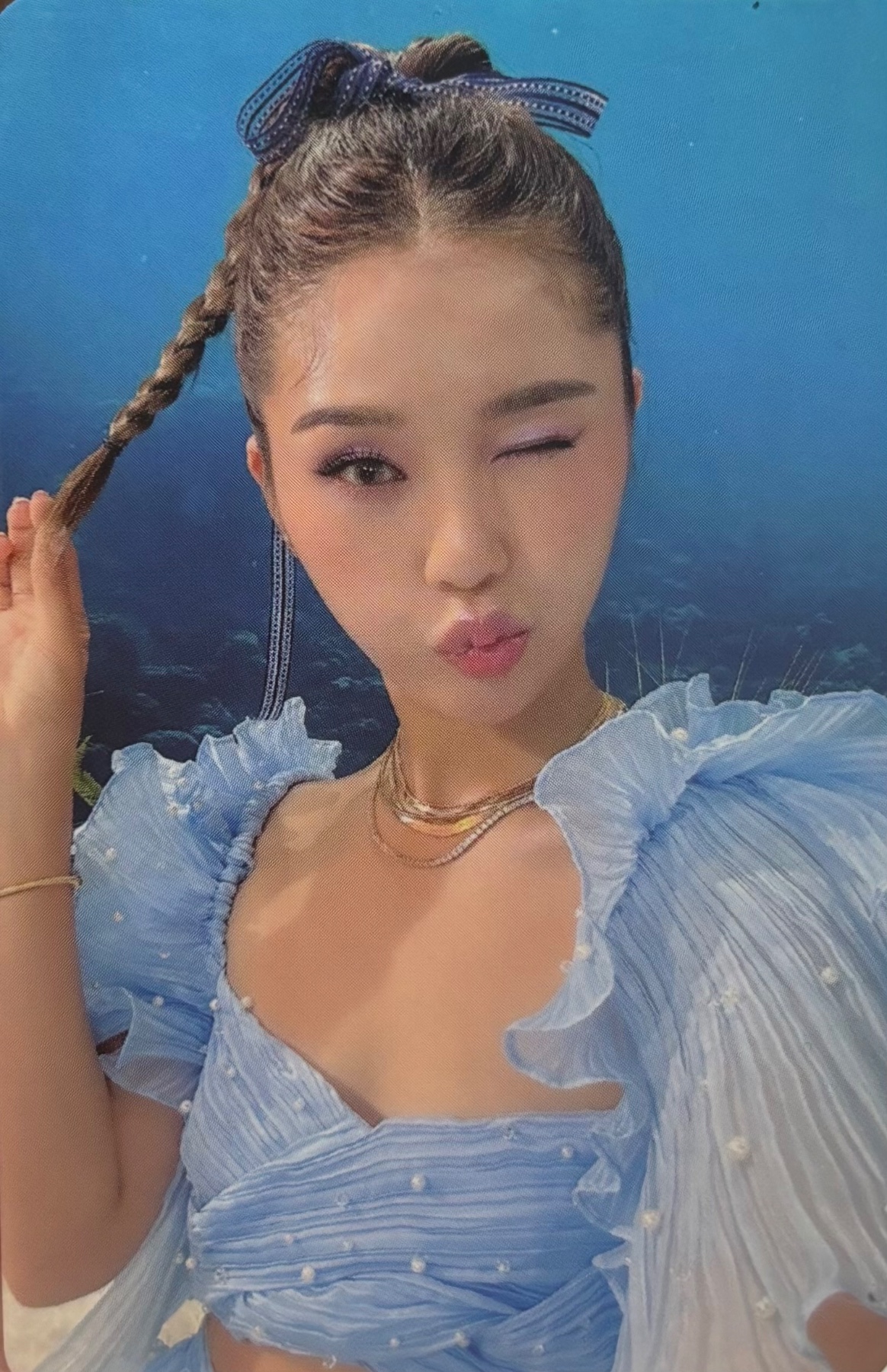 Mimi OH MY GIRL photocard - Golden Hourglass Selfie