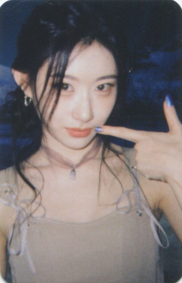 Chaeryeong ITZY photocard from Lucky Draw