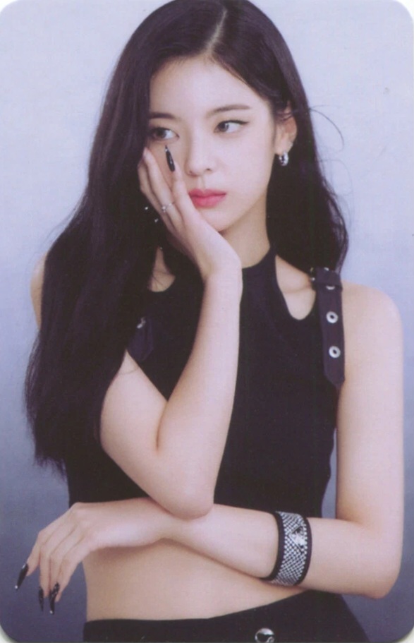LIA ITZY photocard from Preorder