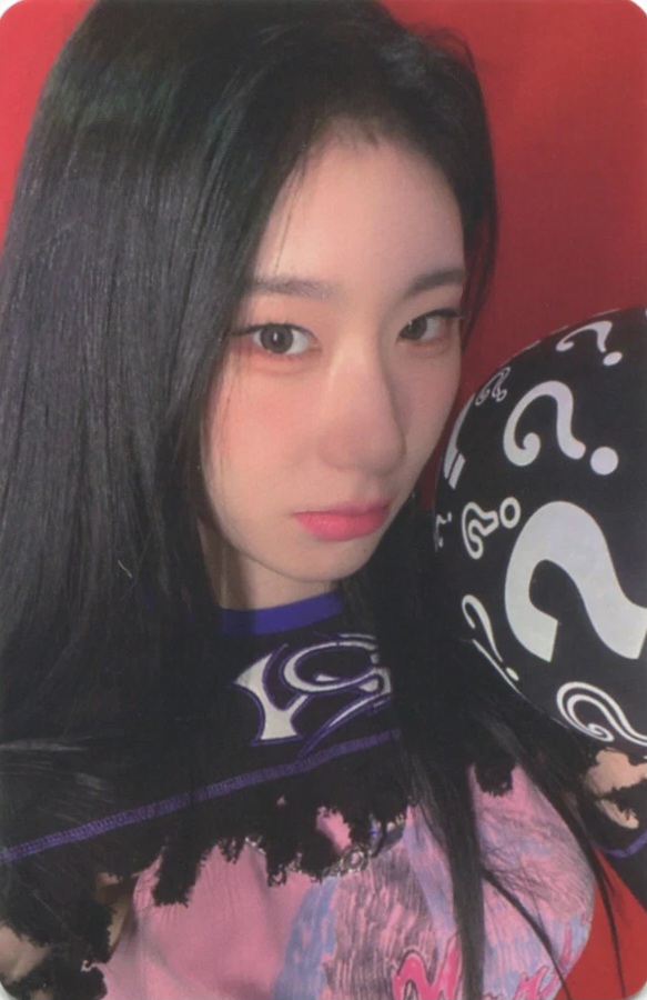 Chaeryeong ITZY photocard from Preorder
